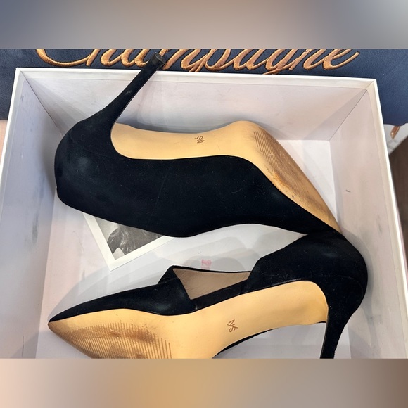 GUC. Something Navy Black Heels with Asymmetrical Design - Picture 7 of 7